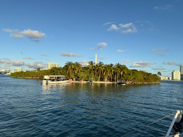 Mariah Catamaran: Miami Beach’s Party-Perfect Sail image 6