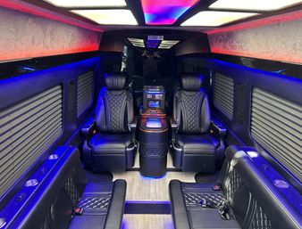 Premium Black Car, Limo & Party Bus Services for Your Tampa Journey image 15
