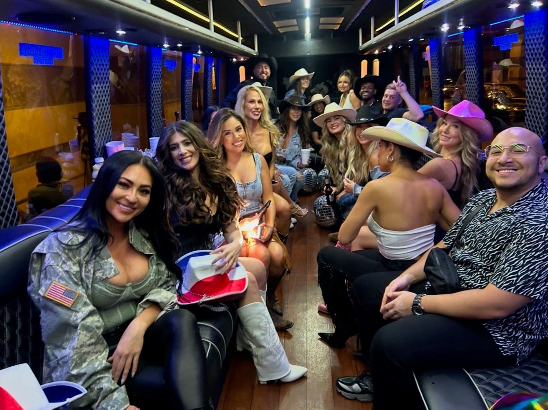 Premium Black Car, Limo & Party Bus Services for Your Tampa Journey image 2
