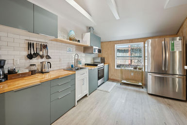 Good Life 5 BR Beach House + Event Space Access image 16