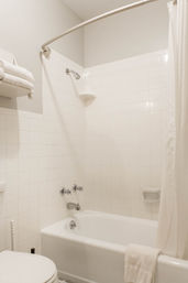 Chic 14 Bedroom Mansion Stay in Country Club Plaza image 63