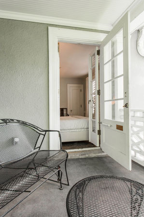 Chic 14 Bedroom Mansion Stay in Country Club Plaza image 49