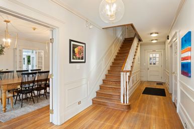 Chic 14 Bedroom Mansion Stay in Country Club Plaza image 8