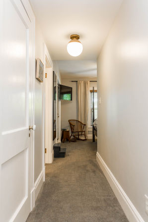 Chic 14 Bedroom Mansion Stay in Country Club Plaza image 56