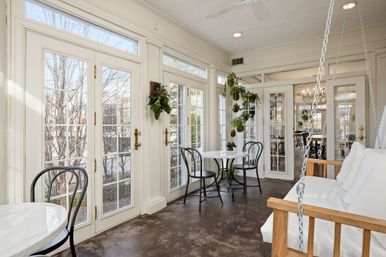 Chic 14 Bedroom Mansion Stay in Country Club Plaza image 3