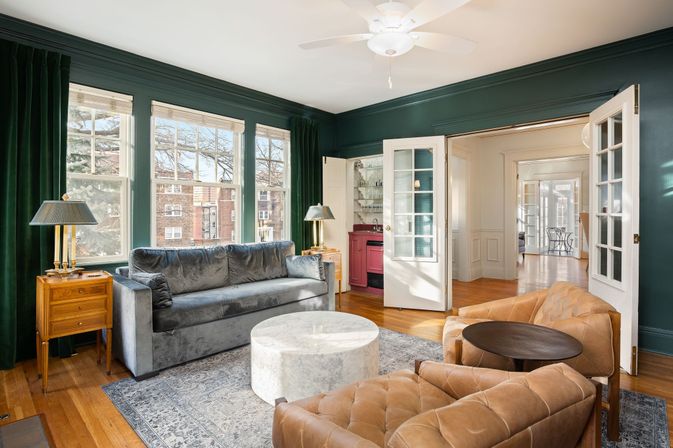 Chic 14 Bedroom Mansion Stay in Country Club Plaza image 7