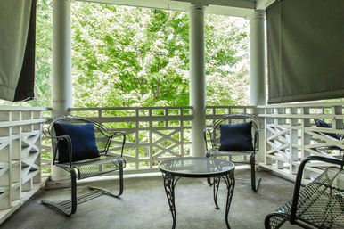 Chic 14 Bedroom Mansion Stay in Country Club Plaza image 76