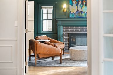 Chic 14 Bedroom Mansion Stay in Country Club Plaza image 2
