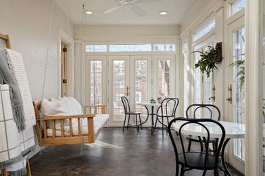 Chic 14 Bedroom Mansion Stay in Country Club Plaza image 9