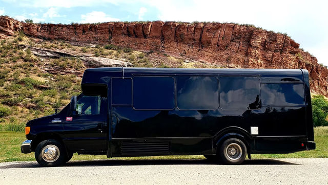 Luxury Party Bus Rentals for Any Occasion image 3