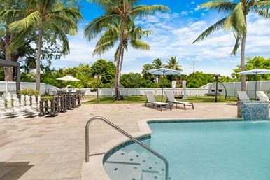 The Miami Resort: Stunning Villa with Heated Pool + Outdoor Bar image 15