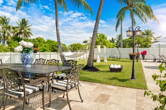 The Miami Resort: Stunning Villa with Heated Pool + Outdoor Bar image 17