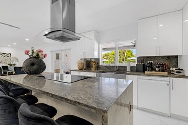 The Miami Resort: Stunning Villa with Heated Pool + Outdoor Bar image 21