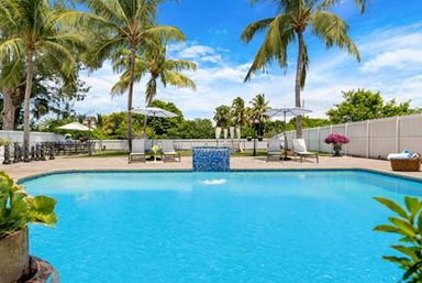The Miami Resort: Stunning Villa with Heated Pool + Outdoor Bar image 4
