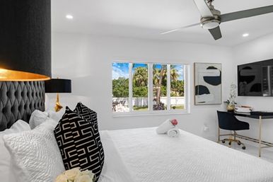 The Miami Resort: Stunning Villa with Heated Pool + Outdoor Bar image 26