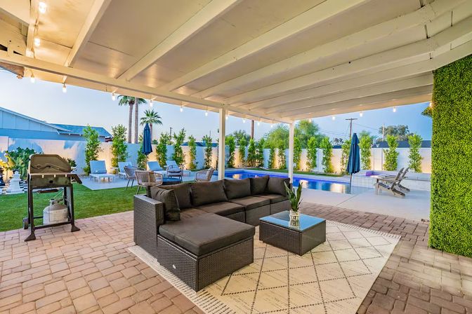 Luxe Scottsdale Oasis with Pool, Hot Tub & Mini Golf image 3
