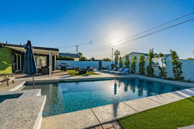 Luxe Scottsdale Oasis with Pool, Hot Tub & Mini Golf image 10
