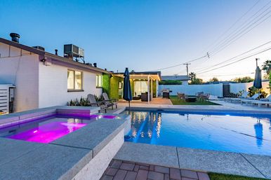 Luxe Scottsdale Oasis with Pool, Hot Tub & Mini Golf image 15