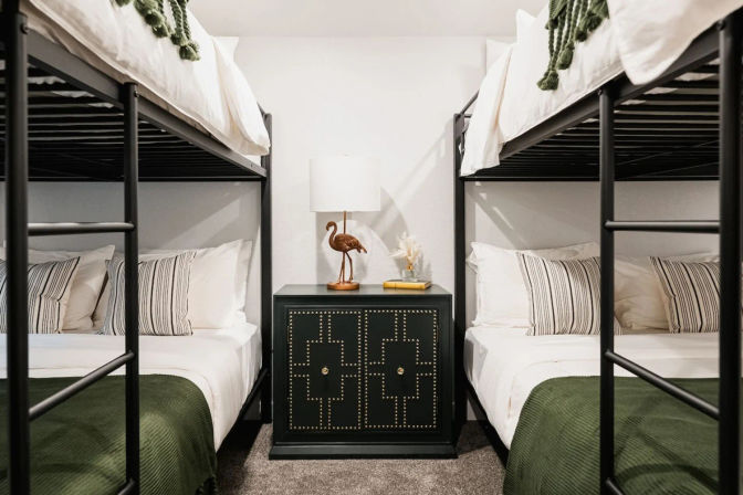 The Luxe: Hot Tub, Cinema Room & Fire Pit image 24