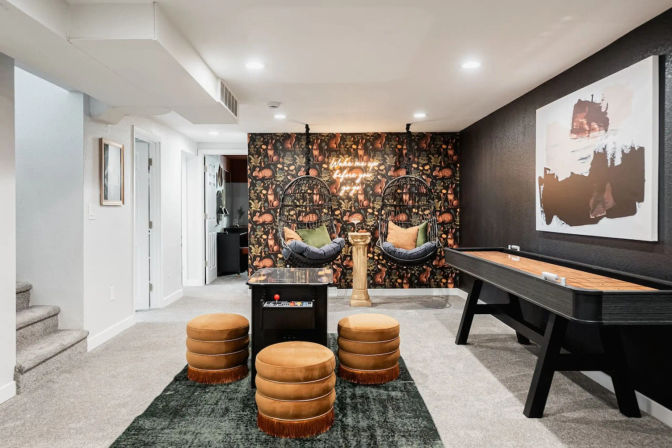 The Luxe: Hot Tub, Cinema Room & Fire Pit image 17