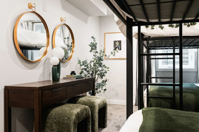 The Luxe: Hot Tub, Cinema Room & Fire Pit image 23