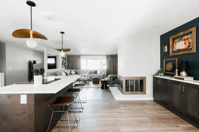 The Luxe: Hot Tub, Cinema Room & Fire Pit image 7