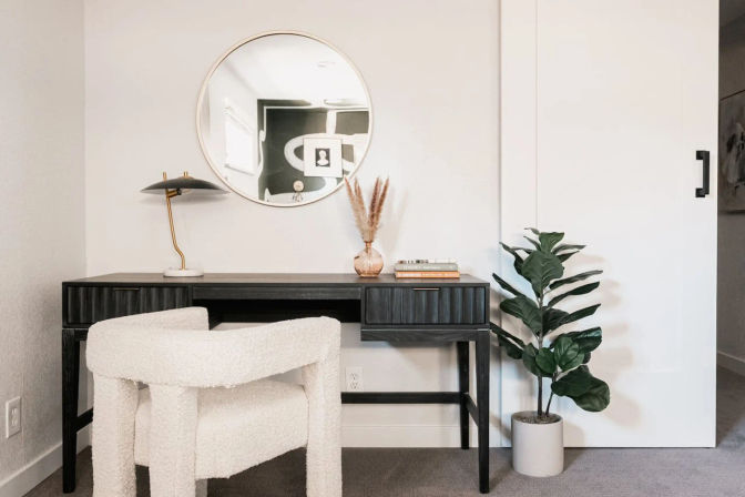 The Luxe: Hot Tub, Cinema Room & Fire Pit image 15