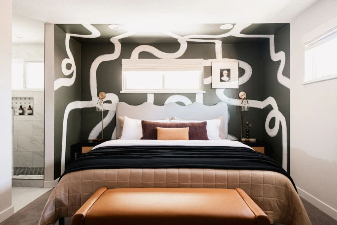 The Luxe: Hot Tub, Cinema Room & Fire Pit image 28