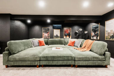 The Luxe: Hot Tub, Cinema Room & Fire Pit image 20