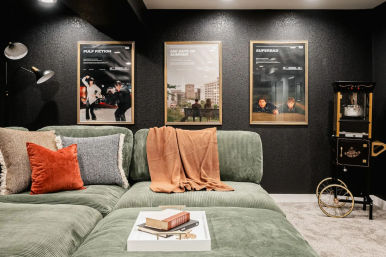 The Luxe: Hot Tub, Cinema Room & Fire Pit image 21