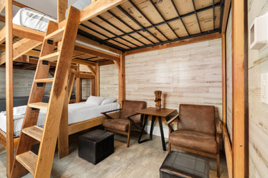 Good Life Bungalow: 6 BR House + Event Space Access image 46