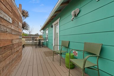 Good Life Bungalow: 6 BR House + Event Space Access image 9