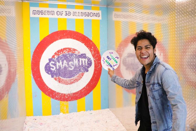 Museum of 3D Illusions: Museum, Plate Smashing & More image 1