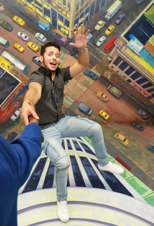 Museum of 3D Illusions: Museum, Plate Smashing & More image 6