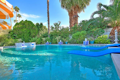 Villa Valmonte Royale: Luxury Glam in Movie Colony image 10