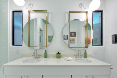 Villa Valmonte Royale: Luxury Glam in Movie Colony image 46