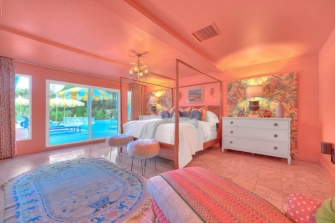 Villa Valmonte Royale: Luxury Glam in Movie Colony image 4