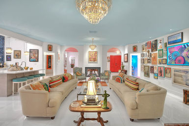 Villa Valmonte Royale: Luxury Glam in Movie Colony image 3