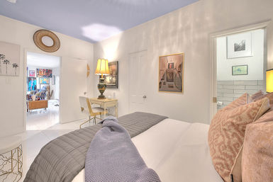 Villa Valmonte Royale: Luxury Glam in Movie Colony image 51
