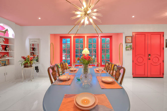 Villa Valmonte Royale: Luxury Glam in Movie Colony image 27