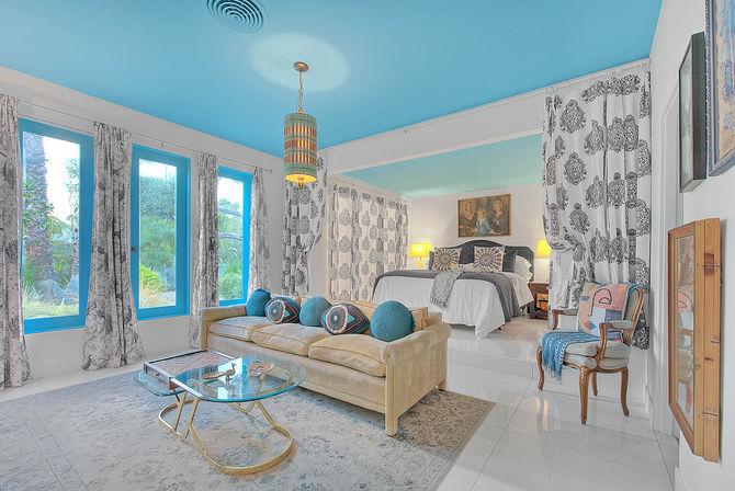 Villa Valmonte Royale: Luxury Glam in Movie Colony image 65