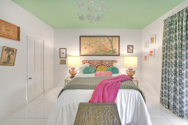 Villa Valmonte Royale: Luxury Glam in Movie Colony image 17