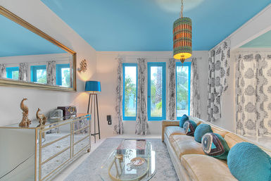 Villa Valmonte Royale: Luxury Glam in Movie Colony image 66