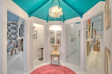 Villa Valmonte Royale: Luxury Glam in Movie Colony image 60