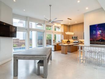 Charlene: East Austin Stunner with Pool, Rooftop Deck & Downtown Views image 9