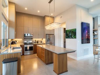 Charlene: East Austin Stunner with Pool, Rooftop Deck & Downtown Views image 10