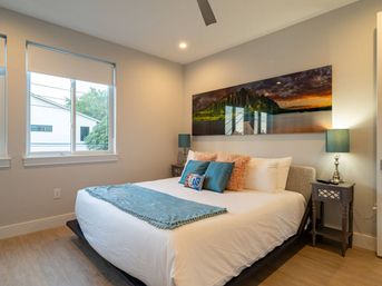 Charlene: East Austin Stunner with Pool, Rooftop Deck & Downtown Views image 18