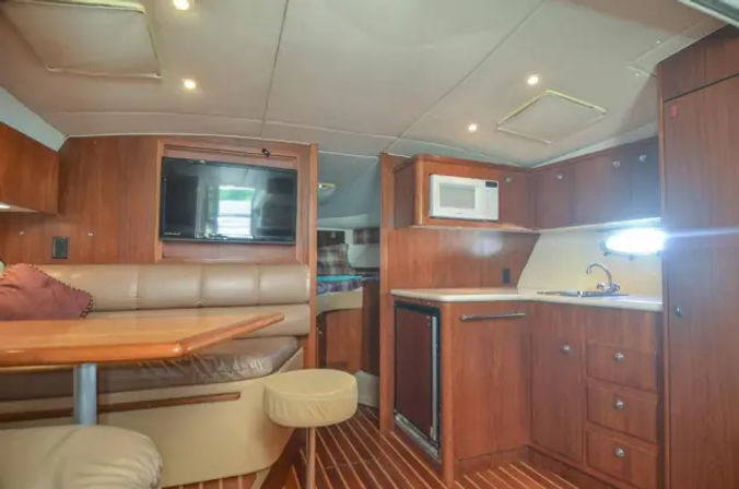 Private Yacht Experience for 8 People on 40ft Sugar Yacht: Luxury Cruise with Crew & Drinks image 3