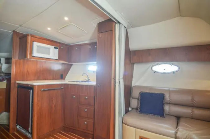 Private Yacht Experience for 8 People on 40ft Sugar Yacht: Luxury Cruise with Crew & Drinks image 7