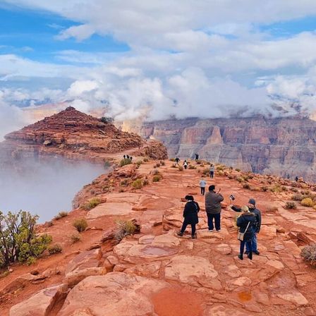 VIP Comedian Tour Guide at Grand Canyon and Hoover Dam Tours image 3